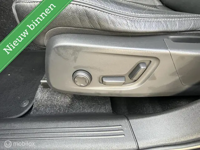 Volvo XC40 2.0 T4 R-Design 2018 Benzine 24