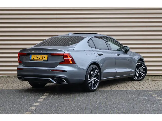 Volvo S60 Recharge T6 AWD R-Design 2020 Hybride Benzine 2