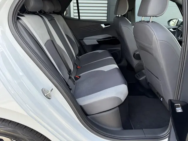 Volkswagen ID.3 First Plus 58 kWh 2020 Elektrisch 35