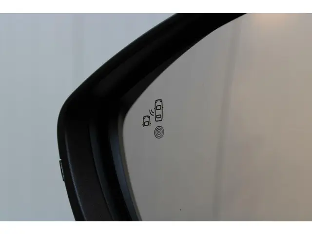 Peugeot e-208 EV GT Pack 50 kWh | PANO | 2022 Elektrisch 32