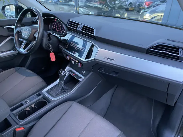 Audi Q3 35 TFSI Pro Line business 2019 Benzine 29