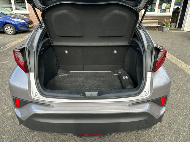 Toyota C-HR 1.8 Hybrid Executive 2022 Hybride Benzine 23