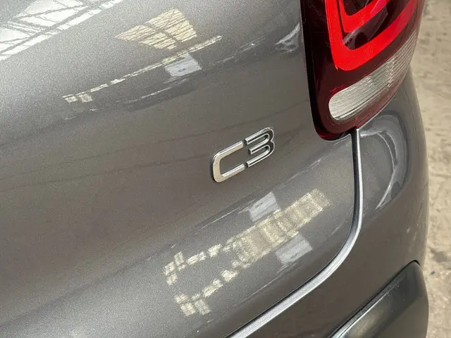 Citroën C3 1.2 PureTech Shine 2022 Benzine 24