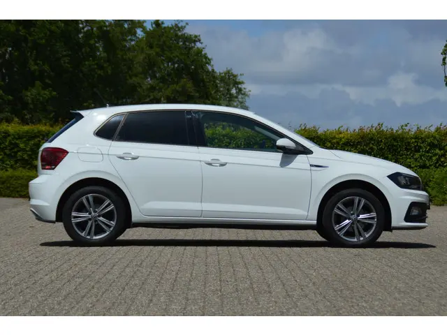 Volkswagen Polo 1.0 TSI Highline Business R 2021 Benzine 19
