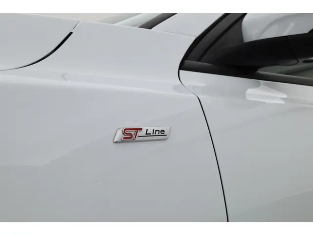 Ford Focus Wagon 1.0 EcoBoost ST Line 2019 Benzine 32