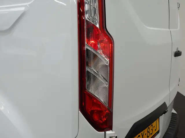 Ford Transit Custom 300 L2H1 Trend 2023 Diesel 9