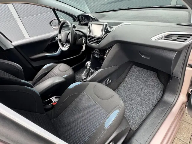 Peugeot 208 1.6 VTi Allure / Nap / Navi / Pdc 2012 Benzine 18
