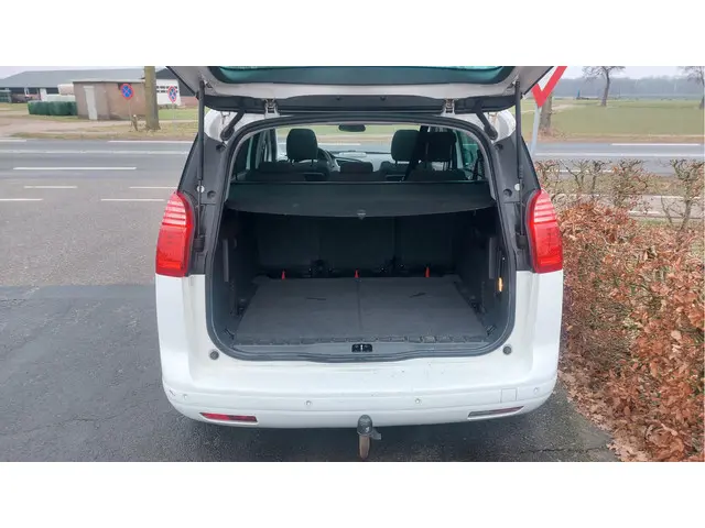 Peugeot 5008 1.6 THP Active 7p. 2013 Benzine 11