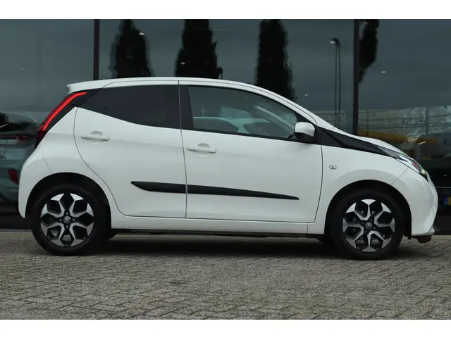 Toyota Aygo 1.0 VVT-I X-CITE 2019 Benzine 8