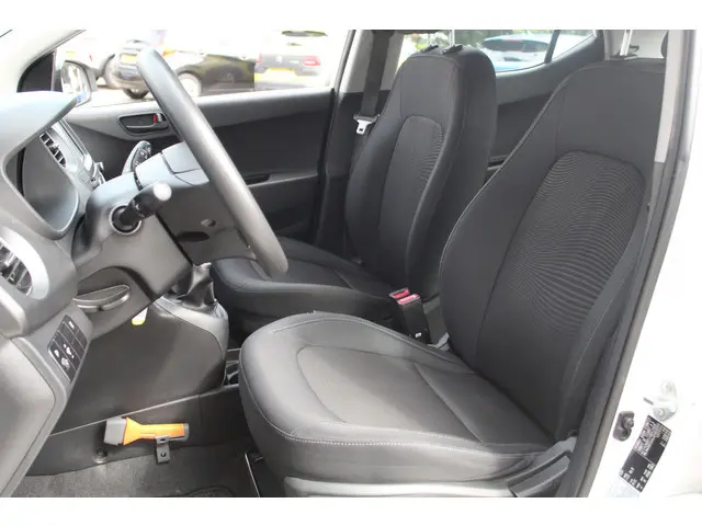 Hyundai i10 1.0i Comfort//5Drs//Navi!! 2018 Benzine 5