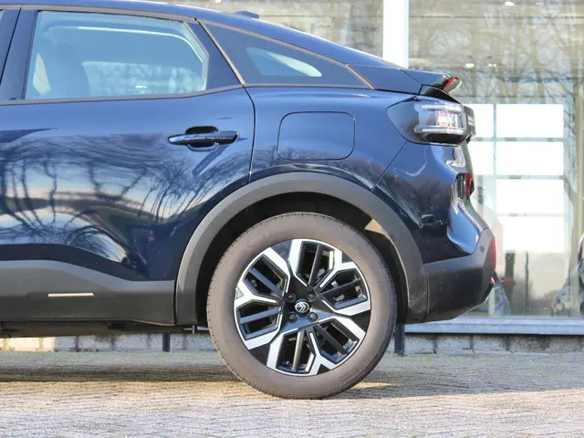 Citroën C4 HYBRID 145 BUSINESS 2025 Hybride Benzine 11