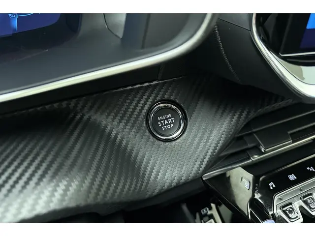 Peugeot 2008 1.2 PureTech GT 2022 Benzine 25