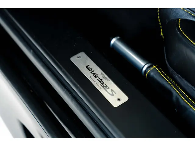 Aston Martin V12 Vantage S 2014 Benzine 53