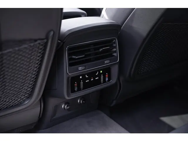 Audi Q8 55 TFSI quattro 2019 Benzine 88