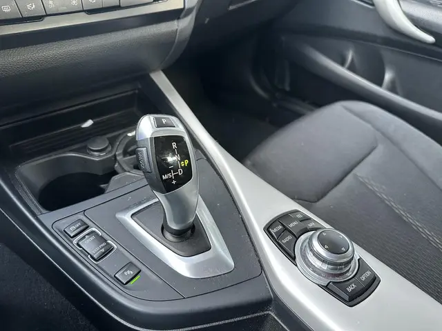 BMW 1 Serie 116i Executive 2013 Benzine 10