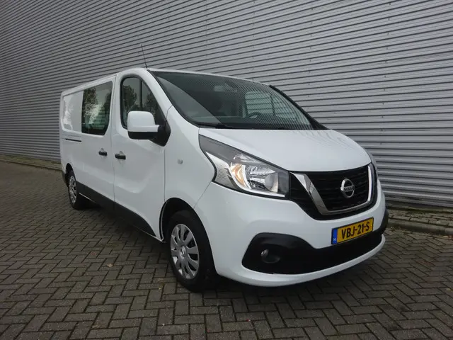 Nissan NV300 2