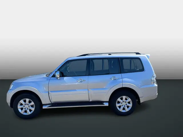 Mitsubishi Pajero 2