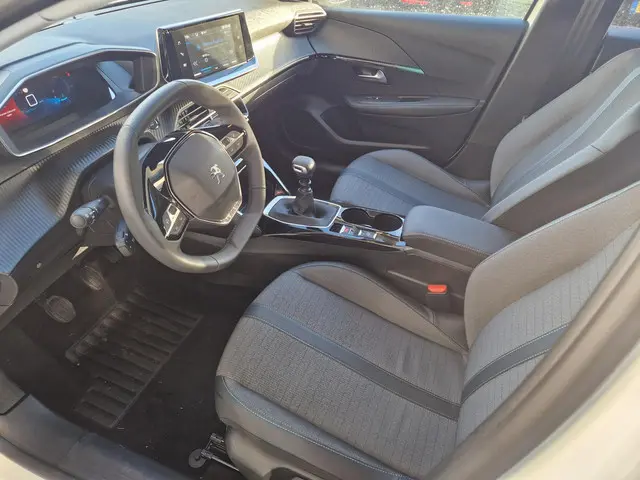 Peugeot 208 1.2T 100pk Allure Pack 2023 Benzine 6