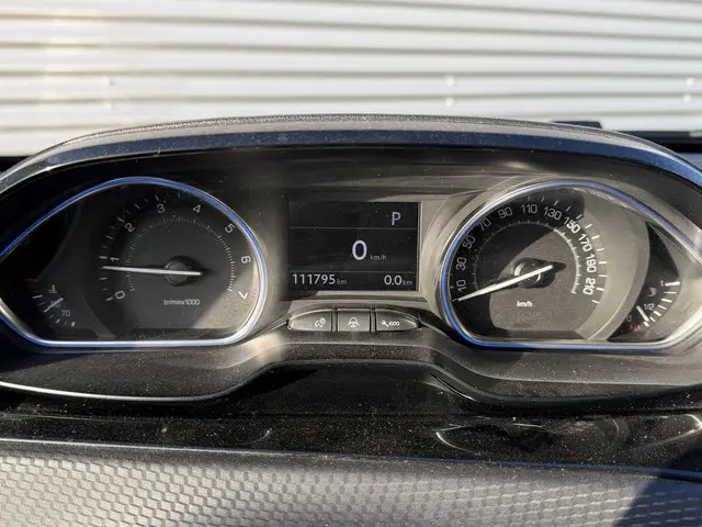 Peugeot 2008 1.6 VTi Allure 2015 Benzine 7