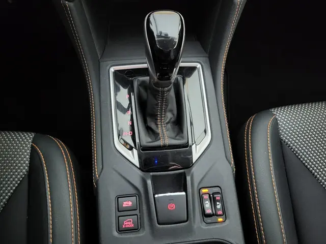 Subaru XV 2.0i Premium, Trekhaak, Camera 2018 Benzine 12