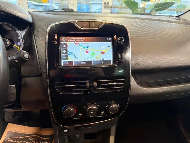 Renault Clio Estate 0.9 TCe Night&Day 2015 Benzine 15