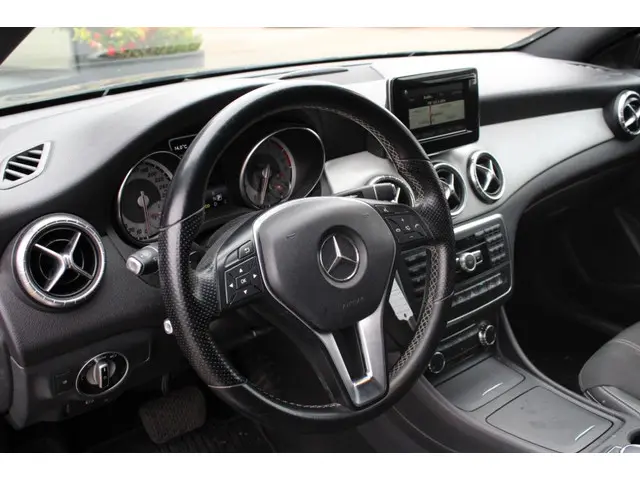 Mercedes-Benz CLA 180 Ambition 2013 Benzine 8