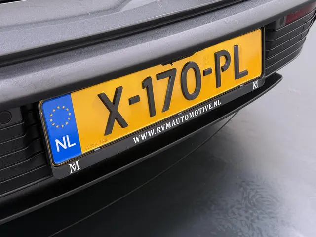 Porsche Taycan Performance 84 kWh 2024 Elektrisch 10