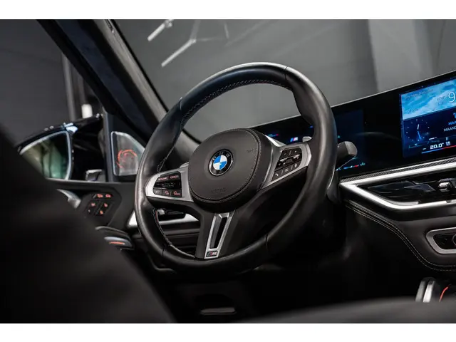BMW X6 M60i xDrive 2023 Benzine 51