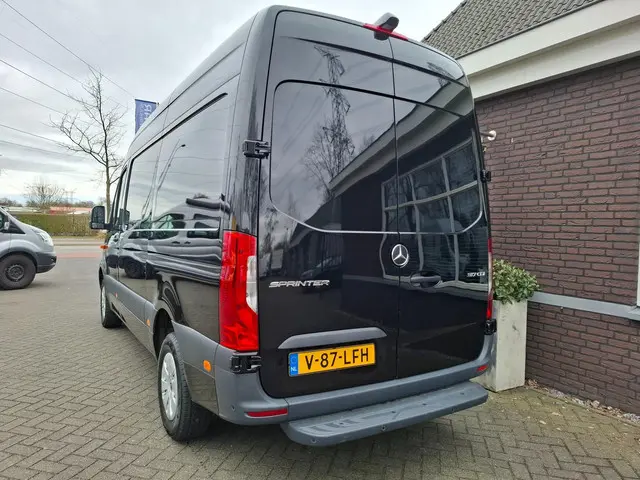 Mercedes-Benz Sprinter 317 1.9 CDI L2H2 RWD 2022 Diesel 20