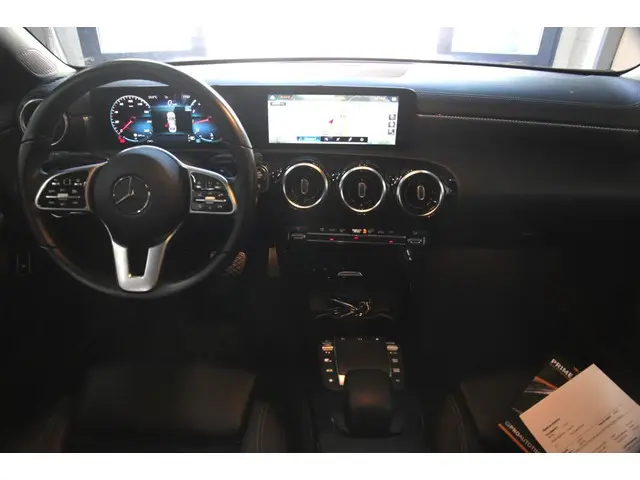 Mercedes-Benz CLA 180 Premium 2021 Benzine 9
