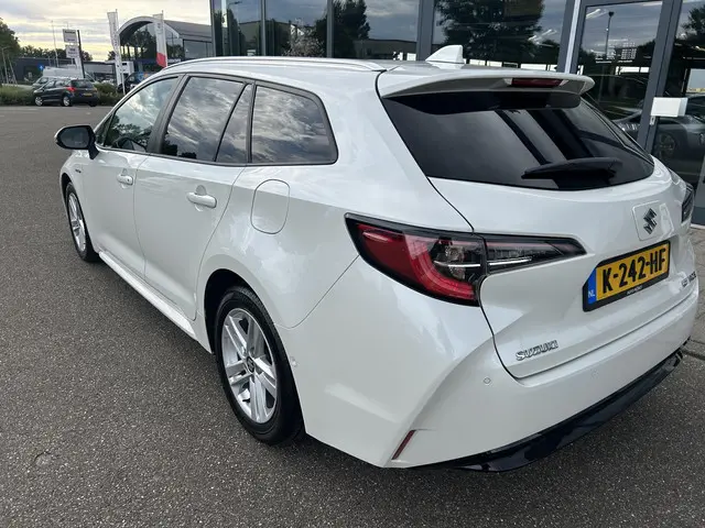 Suzuki Swace 1.8 Hybrid Style 2021 Hybride Benzine 6