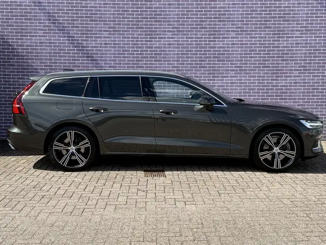 Volvo V60 2.0 T5 Inscription 2019 Benzine 24