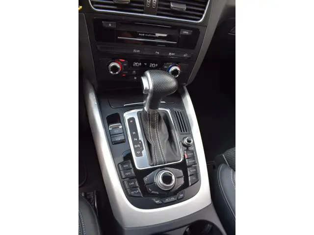 Audi Q5 2.0 TFSI quattro Sport Edition 2016 Benzine 45