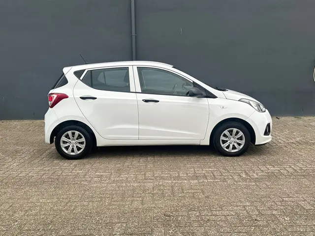 Hyundai i10 1.0i i-Drive 2015 Benzine 5