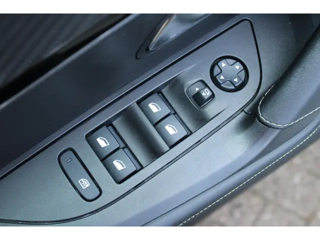 Peugeot 2008 1.2 PureTech GT-Line 2020 Benzine 22