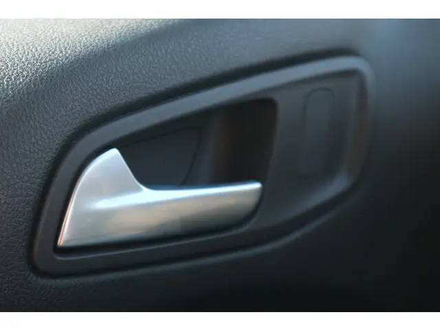 Ford Tourneo Connect Compact 1.0 Titanium 2015 Benzine 25