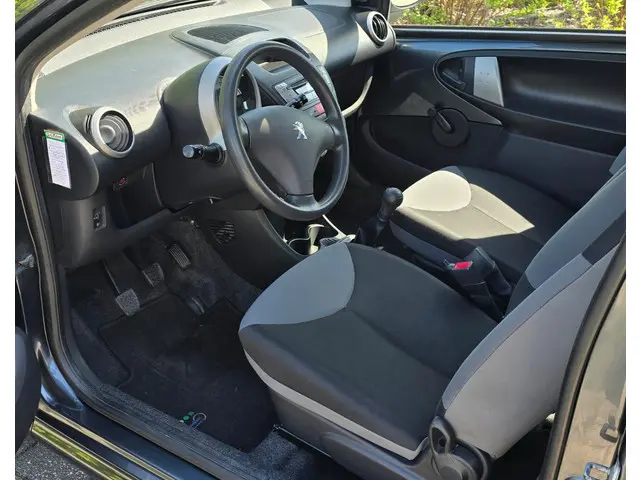 Peugeot 107 1.0 Access Accent 2012 Benzine 7