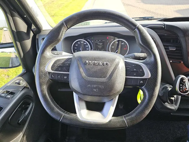 Iveco Daily 35C18 2023 Diesel 12