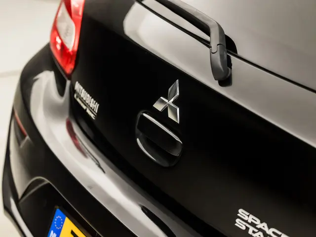 Mitsubishi Space Star 1.0 Intense Sport 2018 Benzine 24