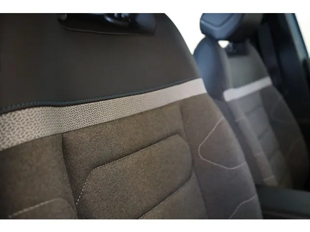 Citroën C4 PT 130 Feel Edition 2021 Benzine 16