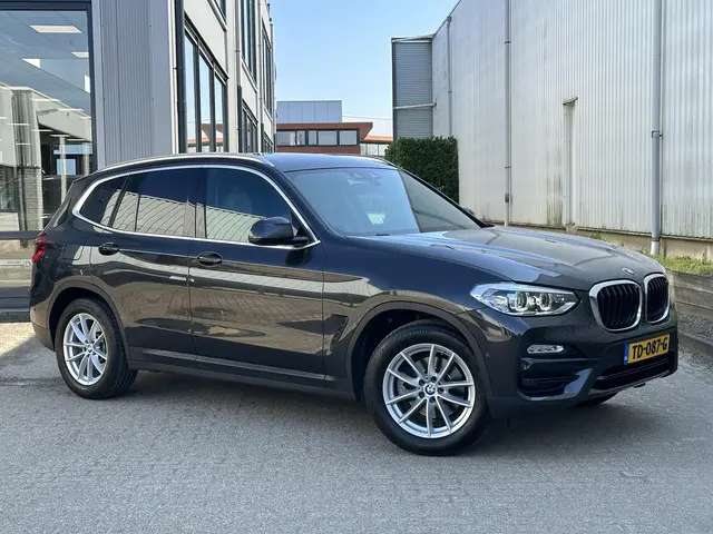 BMW X3 xDrive20i High Executive 2018 Benzine 51