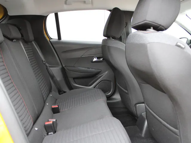 Peugeot 208 1.2 PureTech Active Pack 2023 Benzine 9