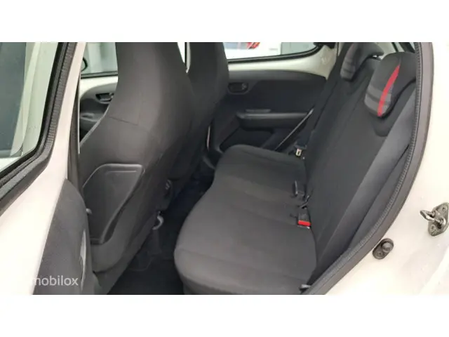 Peugeot 108 1.0 e-VTi Active 2015 Benzine 12