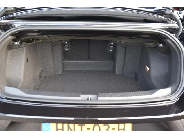 Volkswagen T-Roc Cabrio 1.5 TSI R-Line 2022 Benzine 39