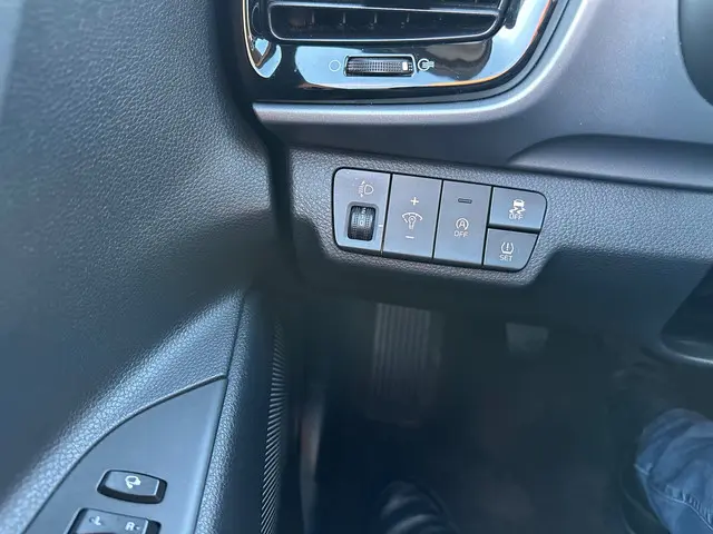 Kia Stonic Dynamic Plus Line 1.0 2022 Hybride Benzine 24