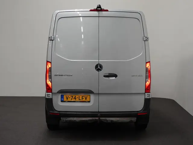 Mercedes-Benz Sprinter 140pk Automaat L2H1 2021 Diesel 4