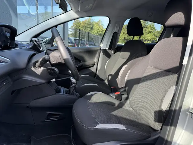 Peugeot 208 1.2 PureTech Style 2015 Benzine 8