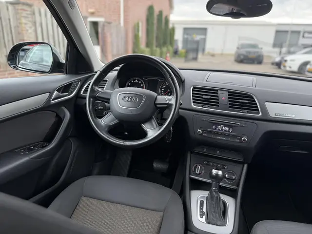 Audi Q3 2.0 TFSI quattro 2012 Benzine 2