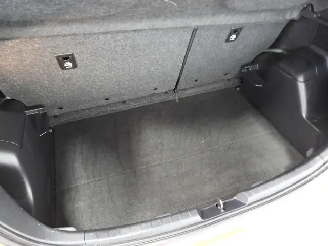 Toyota Yaris 1.5 Hybrid Active 2018 Hybride Benzine 23