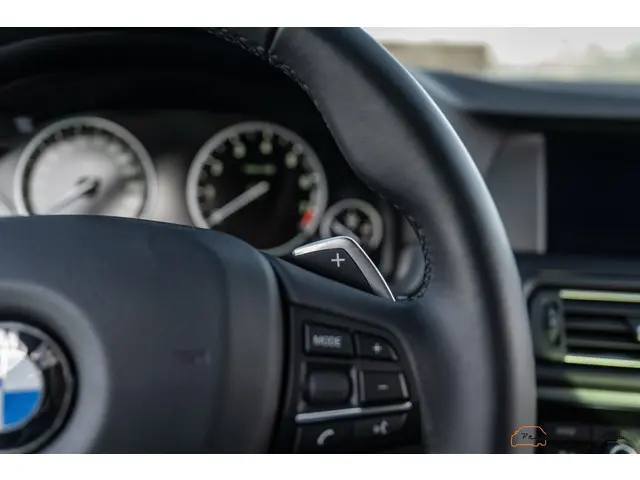 BMW 5 Serie Touring 535xi 2013 Benzine 26